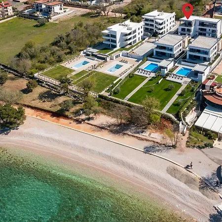 Awesome In Zidarici With Wifi 펜션 *